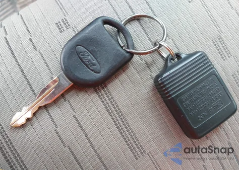 2008 Ford Focus Se/Ses from USA, damaged, VIN 1FAHP35N28W140585